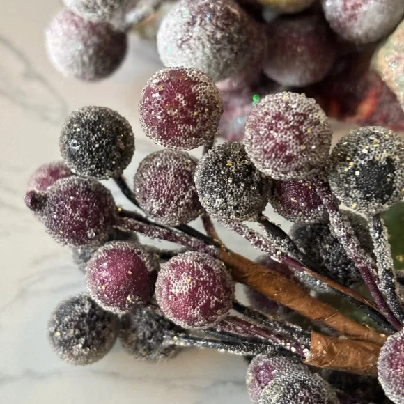 Set of three artificial beaded/ sugared grape vines in purple - Picture 8 of 8